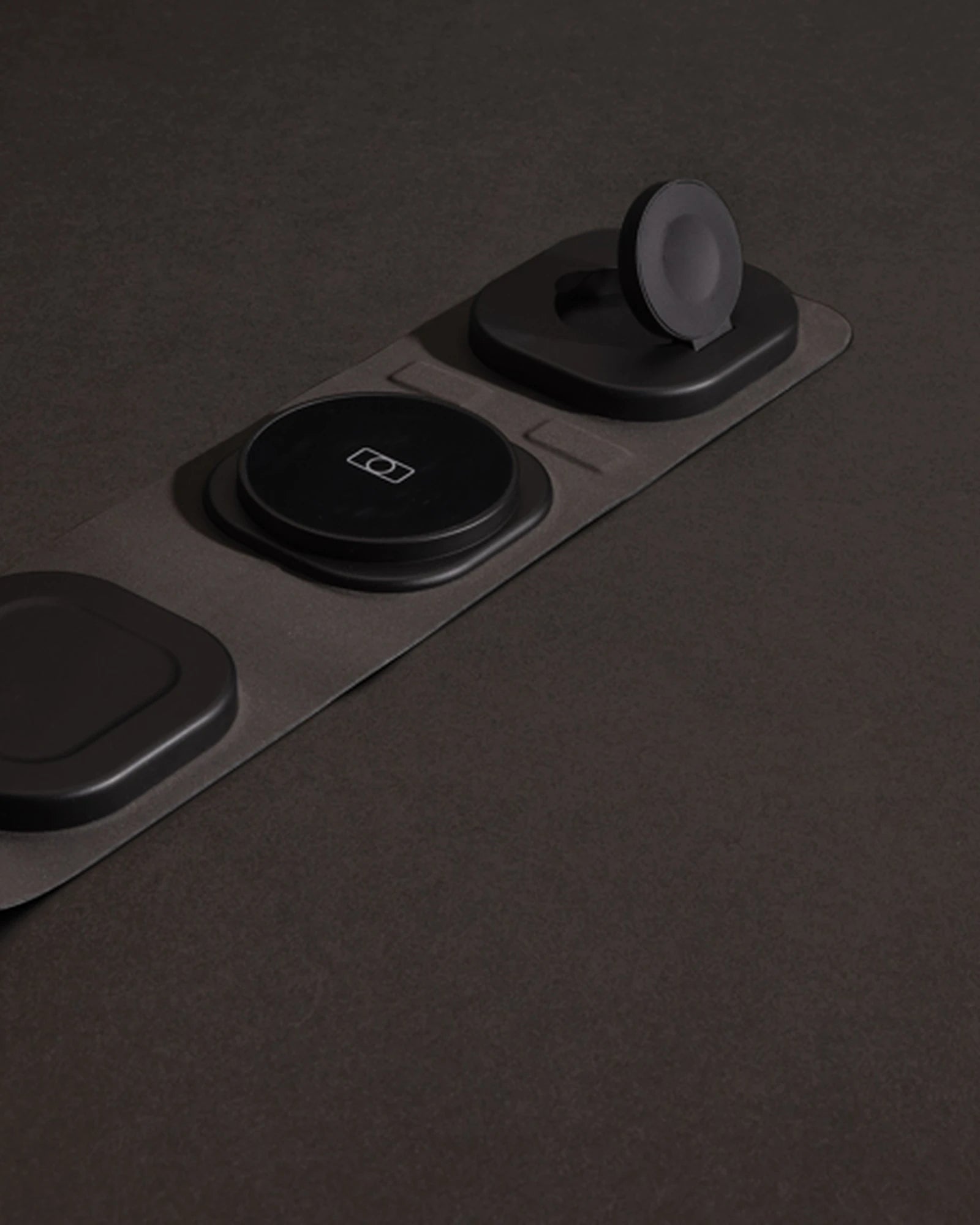 Custom recycled ABS wireless charger 15W - 8